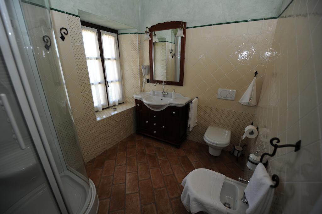 Villa Castel Martino Cortemilia Zimmer foto