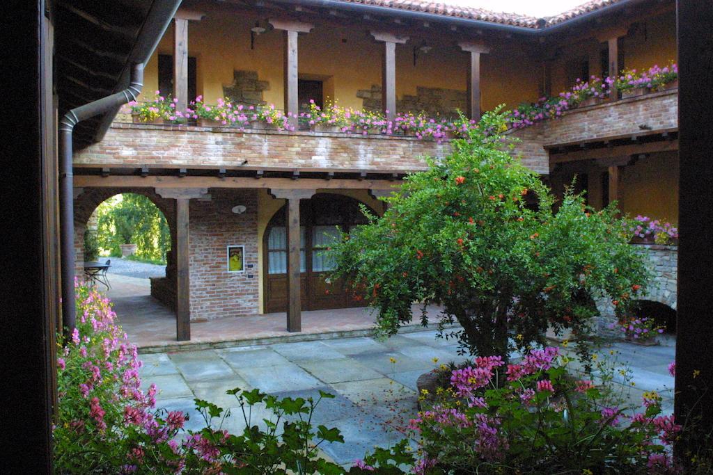 Villa Castel Martino Cortemilia Exterior foto
