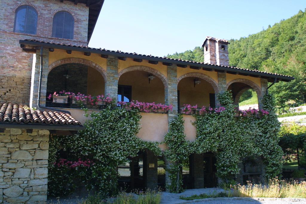Villa Castel Martino Cortemilia Exterior foto